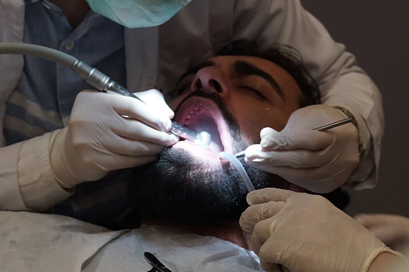 Zirkonyum kaplama öncesi diş hazırlık aşaması