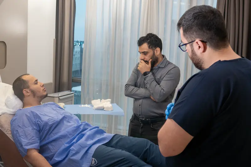 FUE saç ekimi öncesi uzman değerlendirmesi